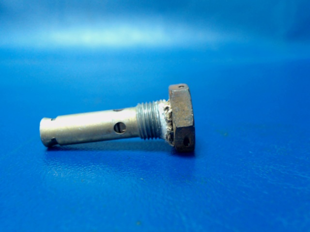 491 806 Piper - DRAIN - Fuel tank (F391-187B) (Flush Type)